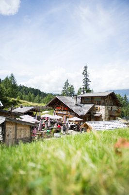 Hirzerhütte